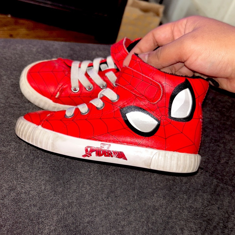 Spider-Man high tops toddler shoes